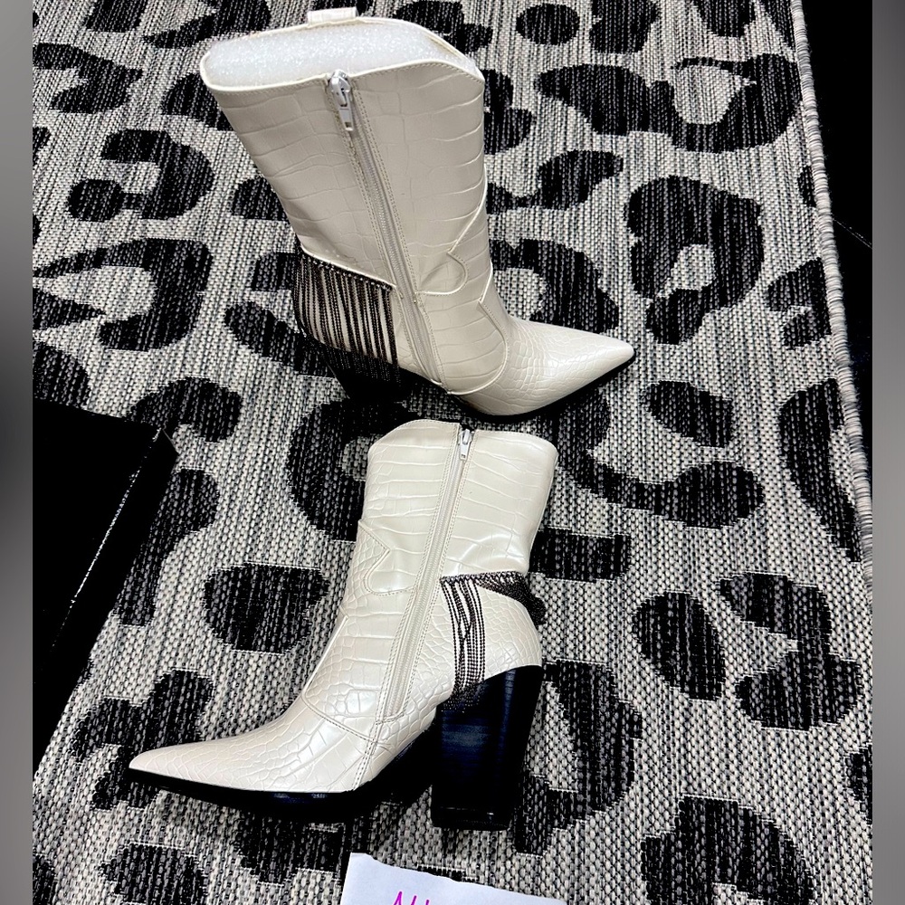Boots festival style size 7